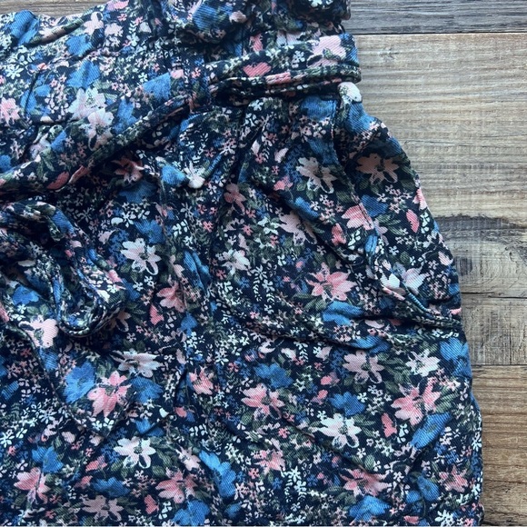 Hollister Womens Blue & Pink Floral Print Viscose Shorts Size Small - Picture 2 of 7